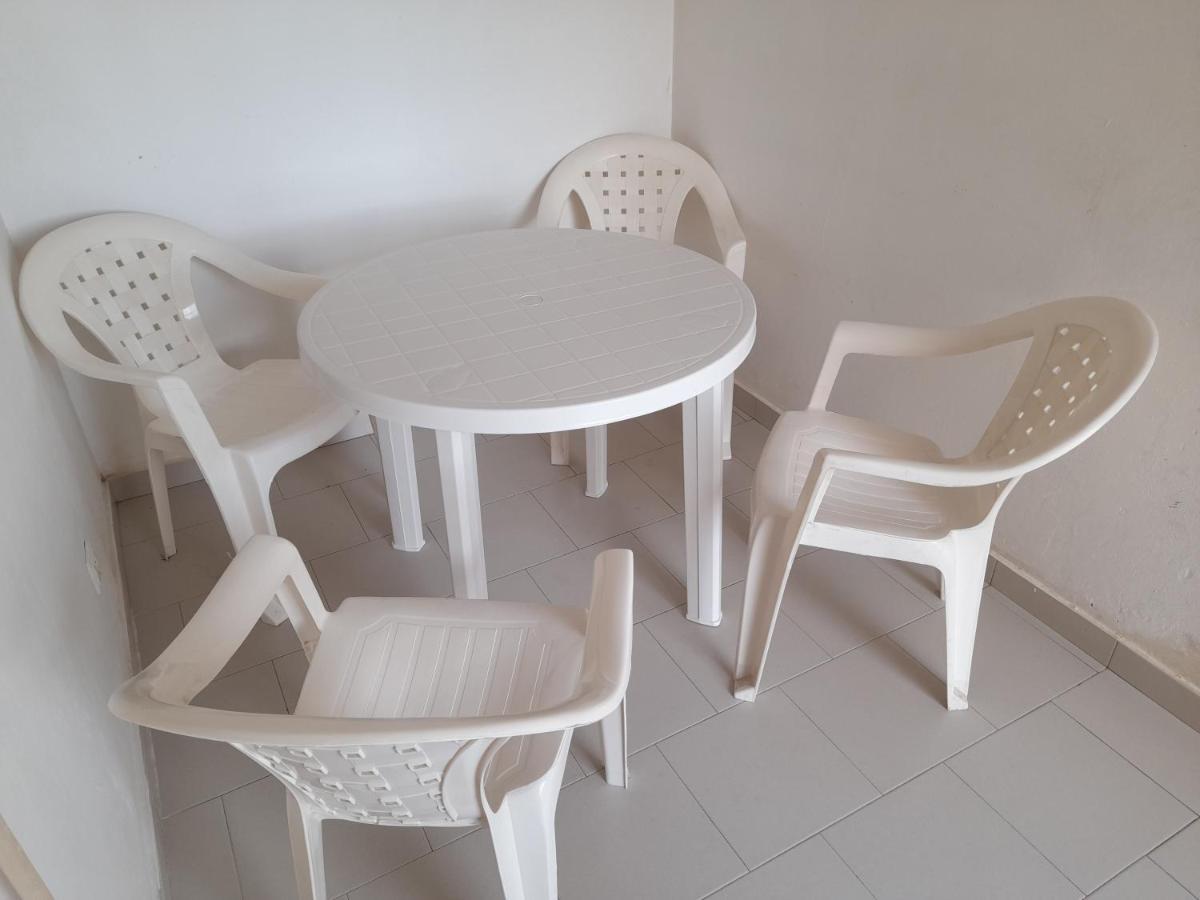 Appartement Familial Spacieux Avec Climatisation Ziguinchor Eksteriør billede