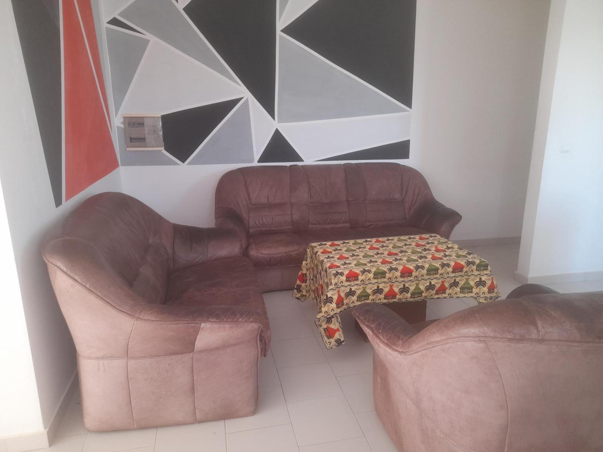 Appartement Familial Spacieux Avec Climatisation Ziguinchor Eksteriør billede