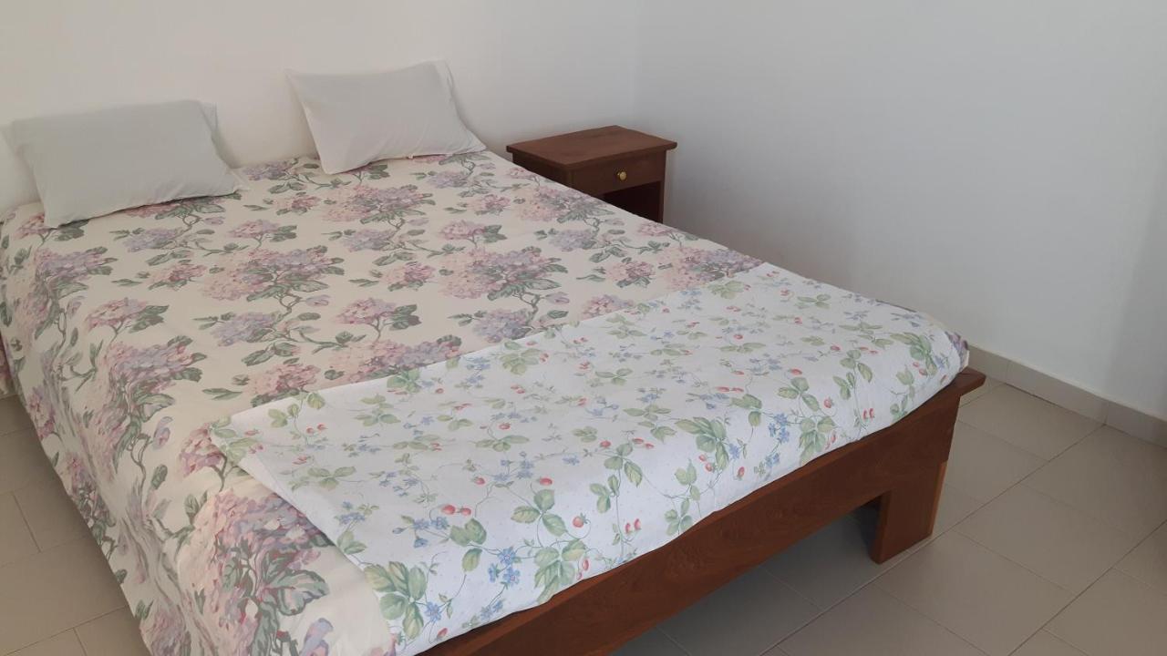 Appartement Familial Spacieux Avec Climatisation Ziguinchor Eksteriør billede